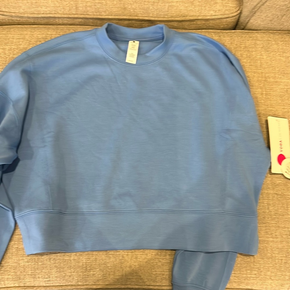 Yogalicious blue athletic pull over size XS